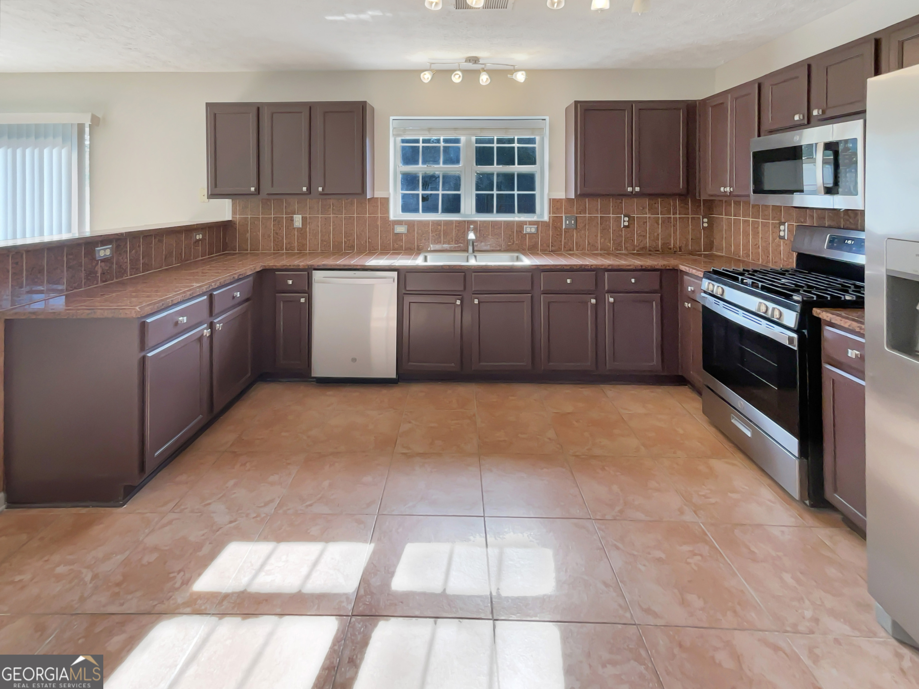 3184 Broadleaf Avenue South Fulton GA 30349