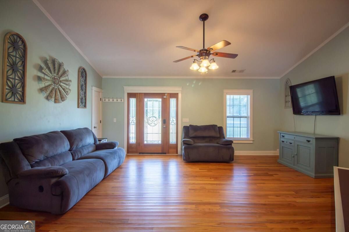582 E County Line Road Danielsville GA 30633