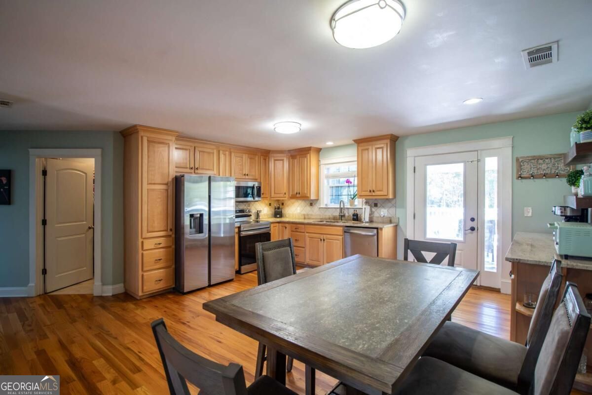 582 E County Line Road Danielsville GA 30633
