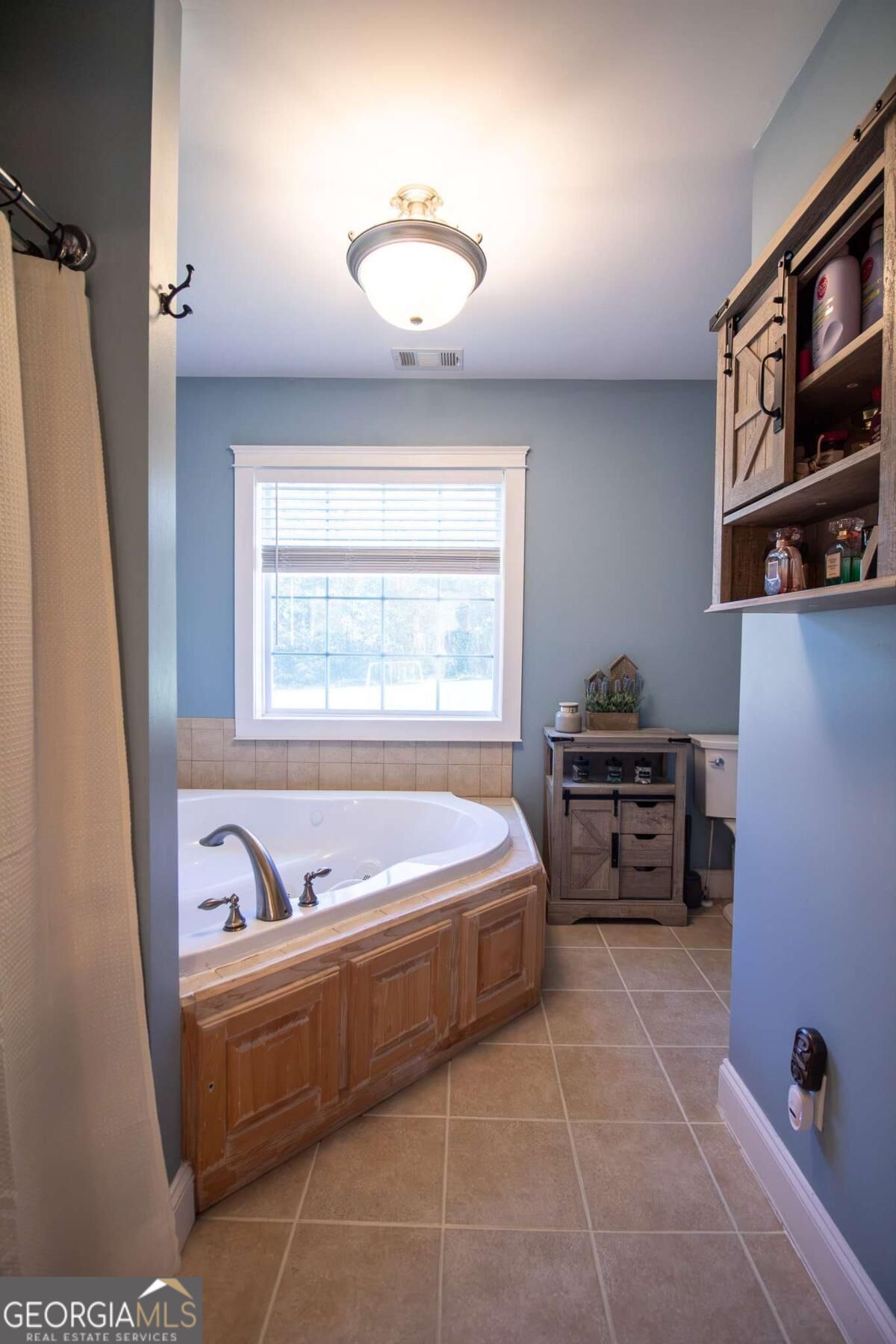 582 E County Line Road Danielsville GA 30633
