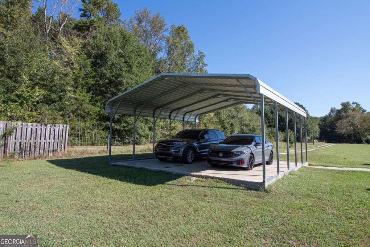 582 E County Line Road Danielsville GA 30633