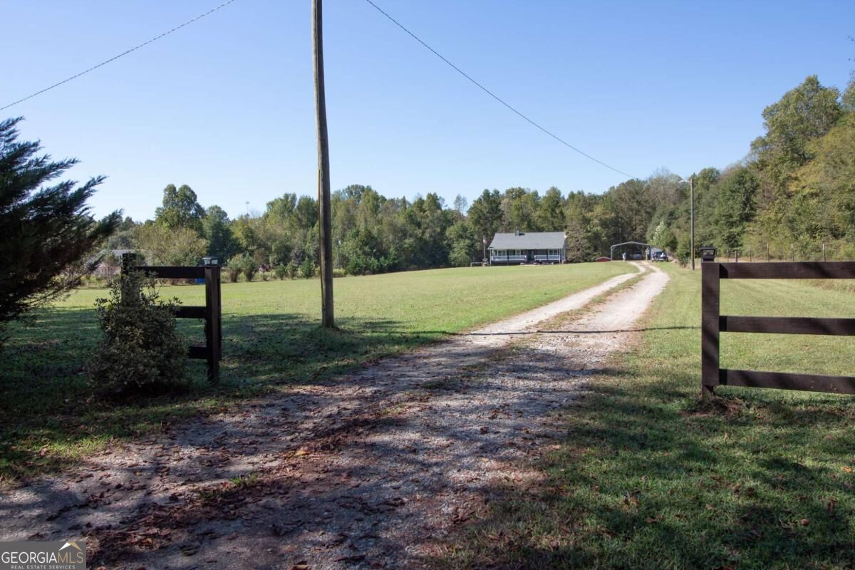 582 E County Line Road Danielsville GA 30633