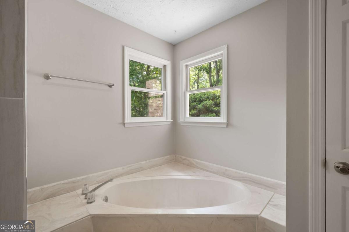 510 Ambergate Court Roswell GA 30076