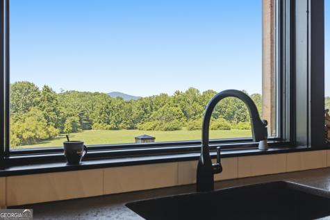 593/525 Amy's Creek Road Clarkesville GA 30523