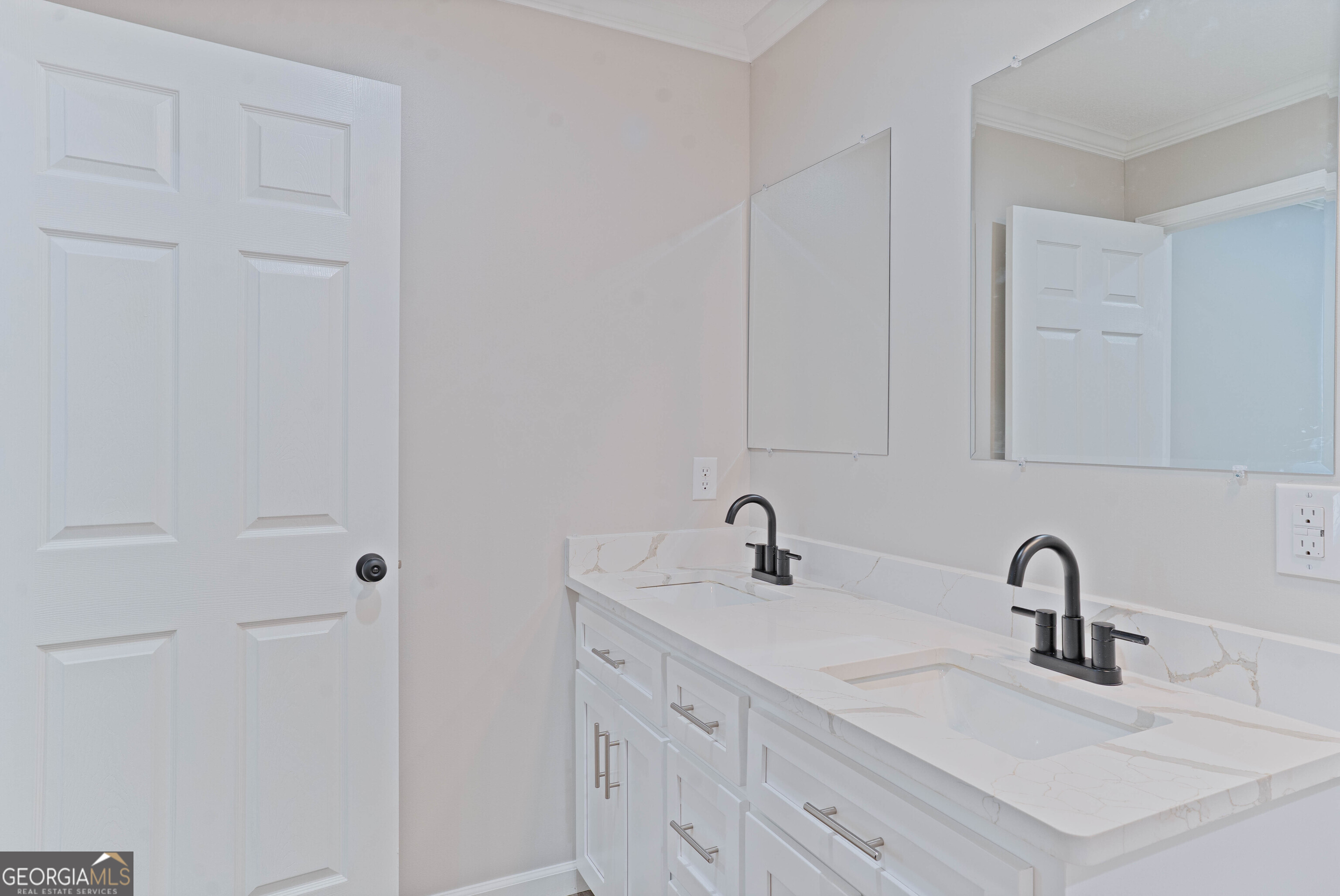 227 Twinn Lakes Drive Baxley GA 31513