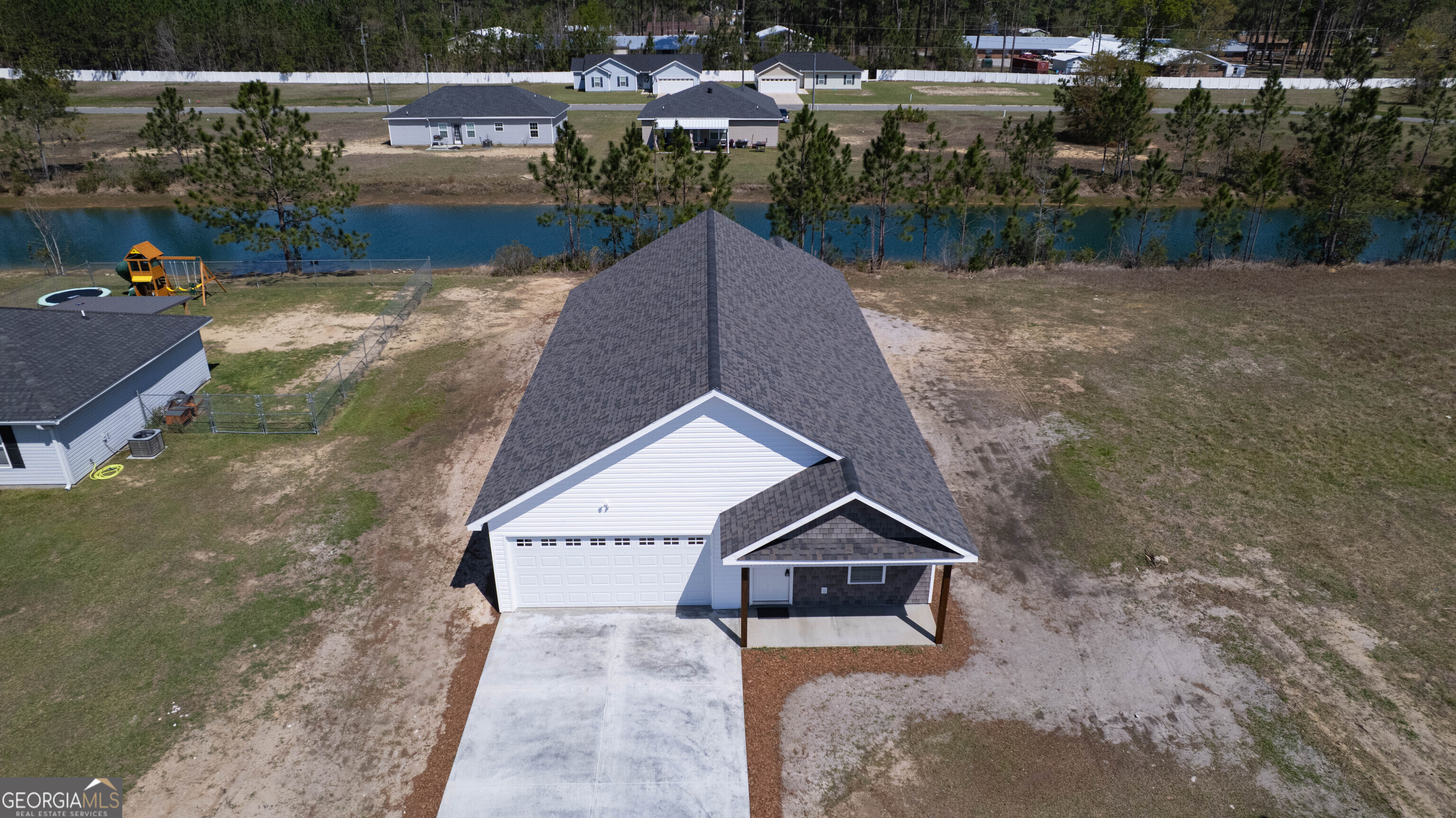 227 Twinn Lakes Drive Baxley GA 31513