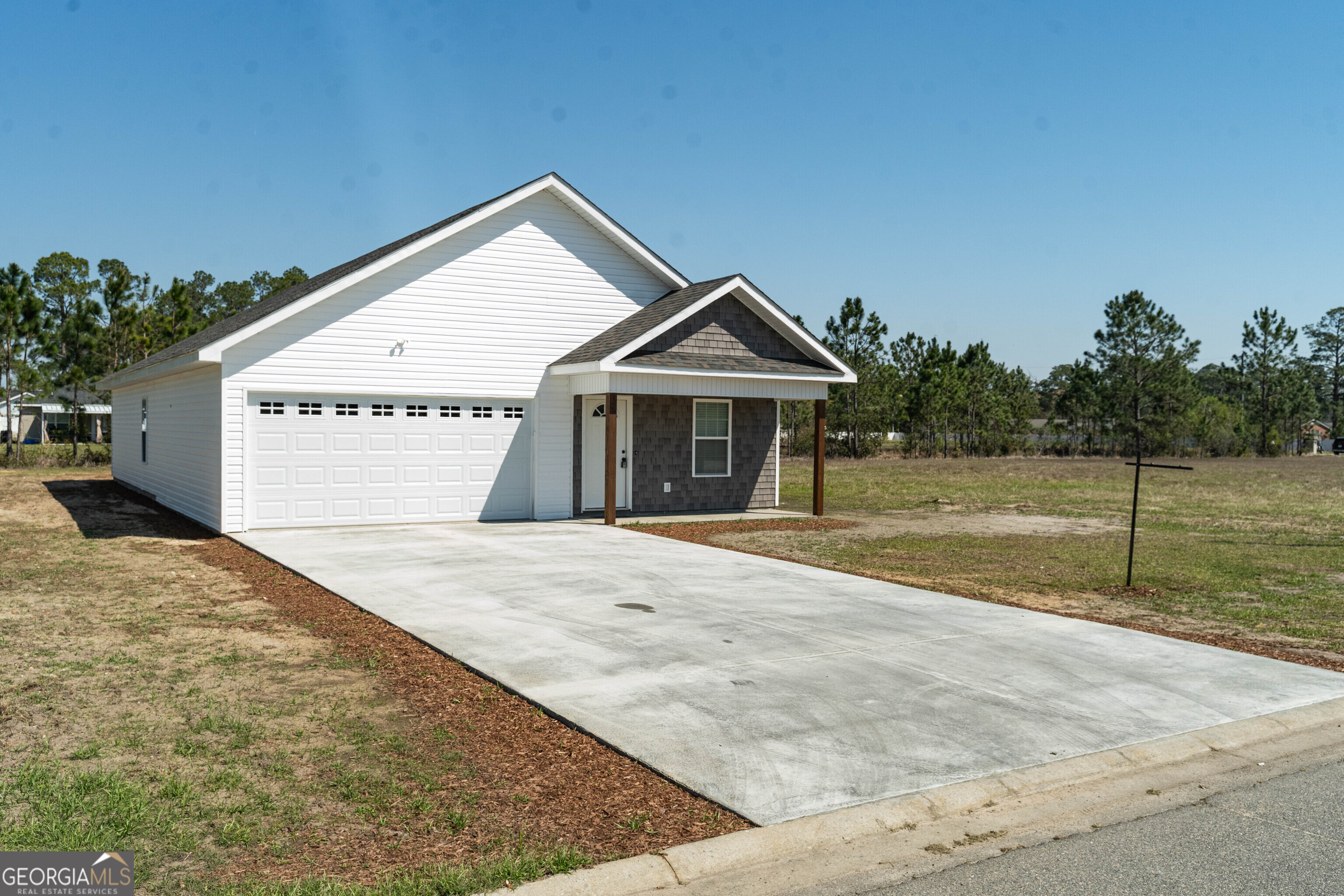 227 Twinn Lakes Drive Baxley GA 31513