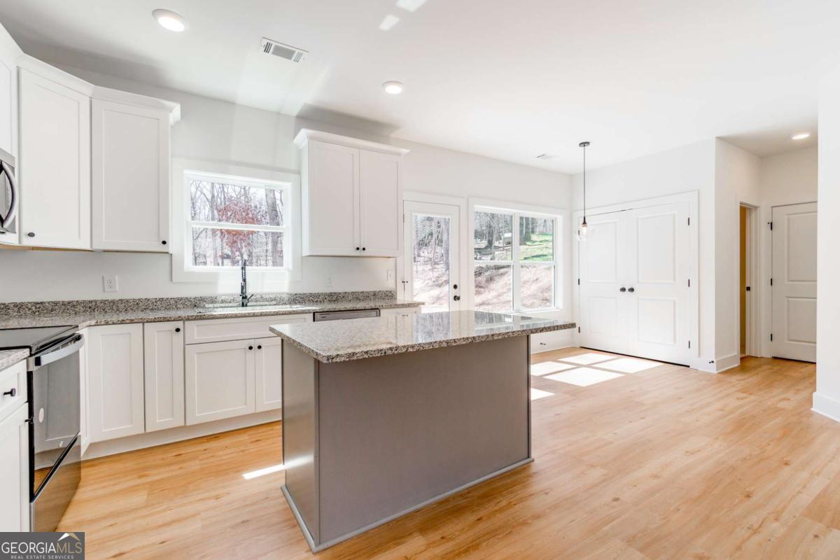 7603 Beachwood Drive Murrayville GA 30564