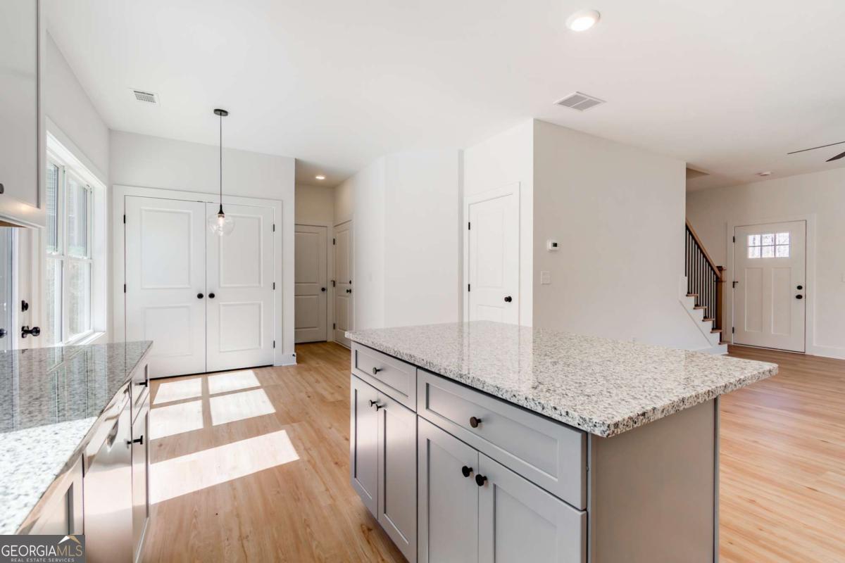7603 Beachwood Drive Murrayville GA 30564