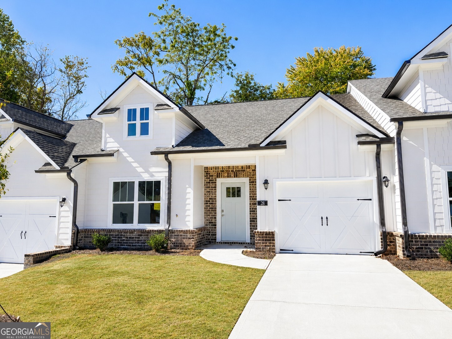 28 Village Court Cleveland GA 30528