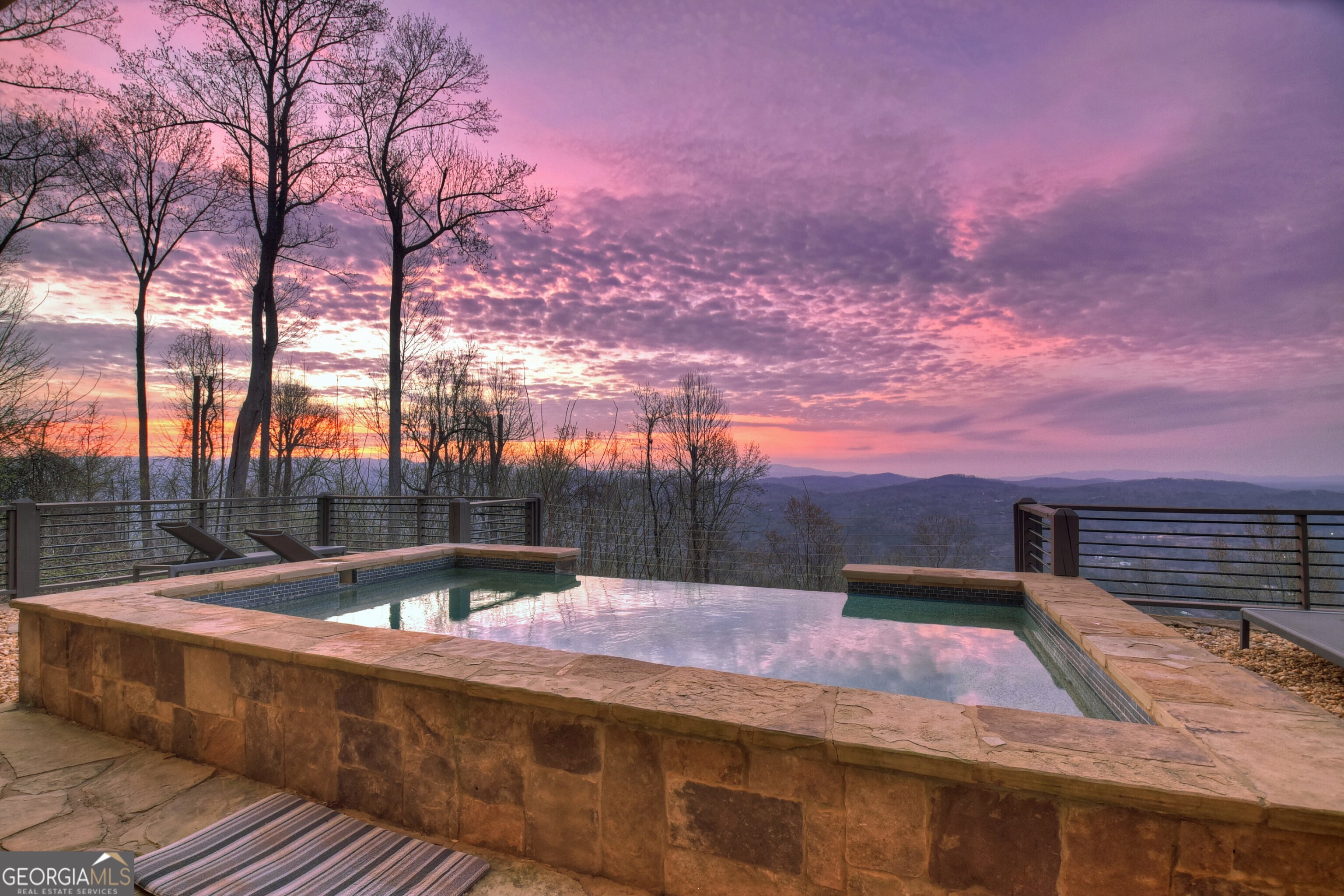 472 Overlook Drive Blue Ridge GA 30513