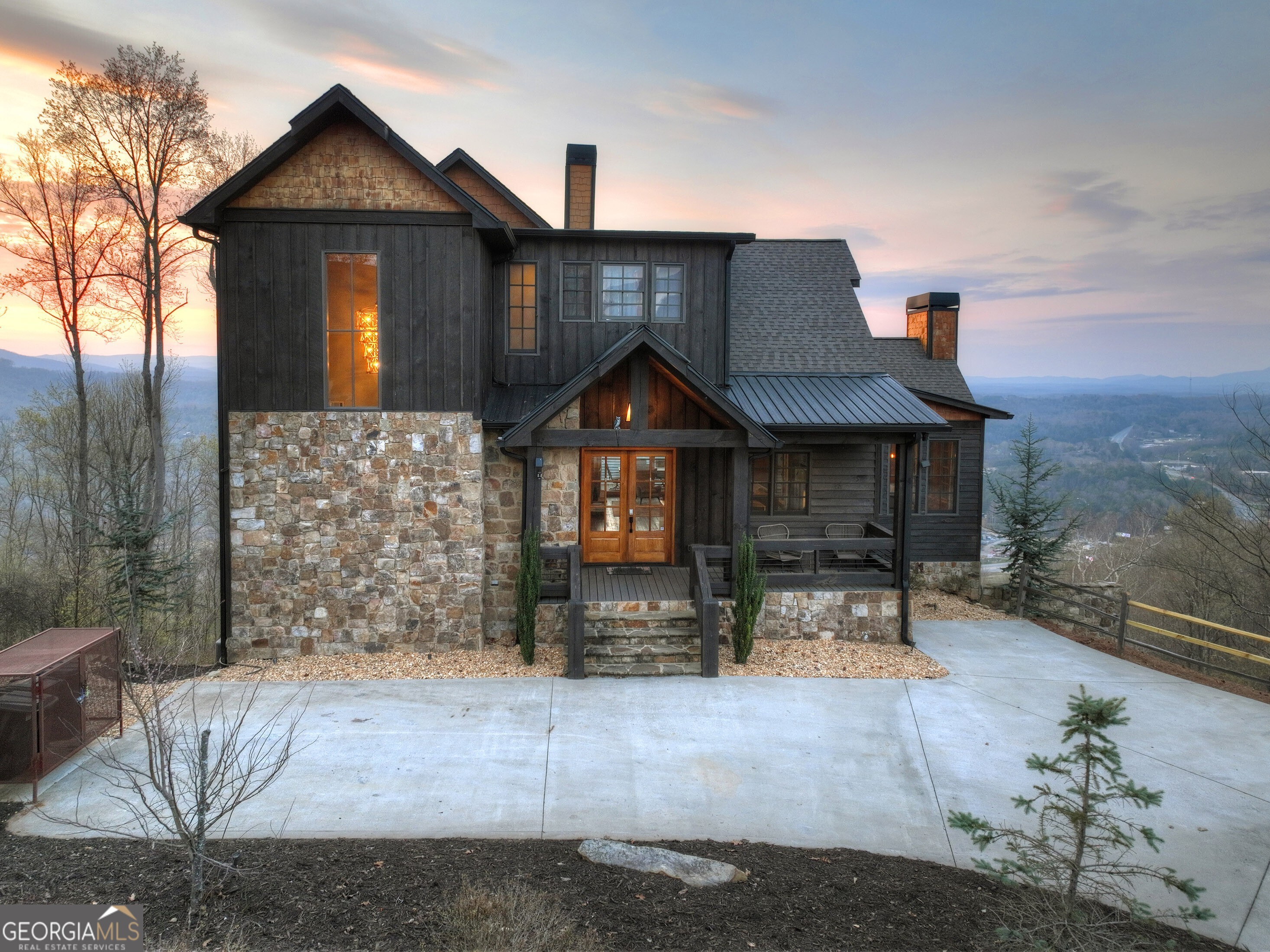 472 Overlook Drive Blue Ridge GA 30513