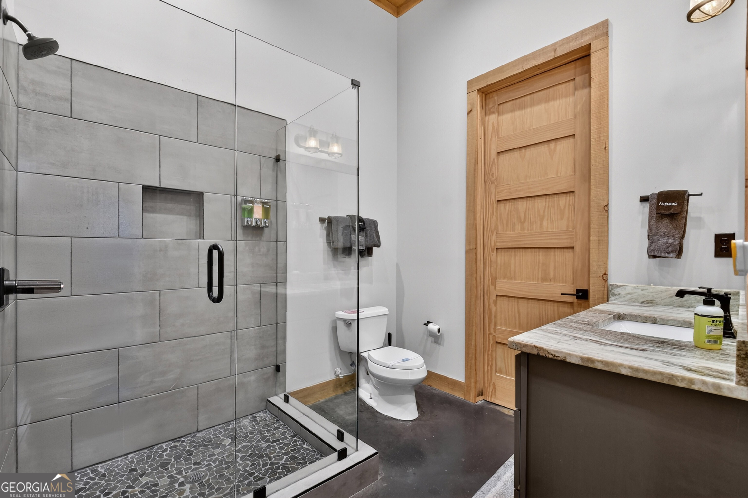 472 Overlook Drive Blue Ridge GA 30513
