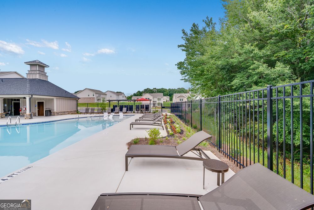 1684 Fawlocke Run Loganville GA 30052