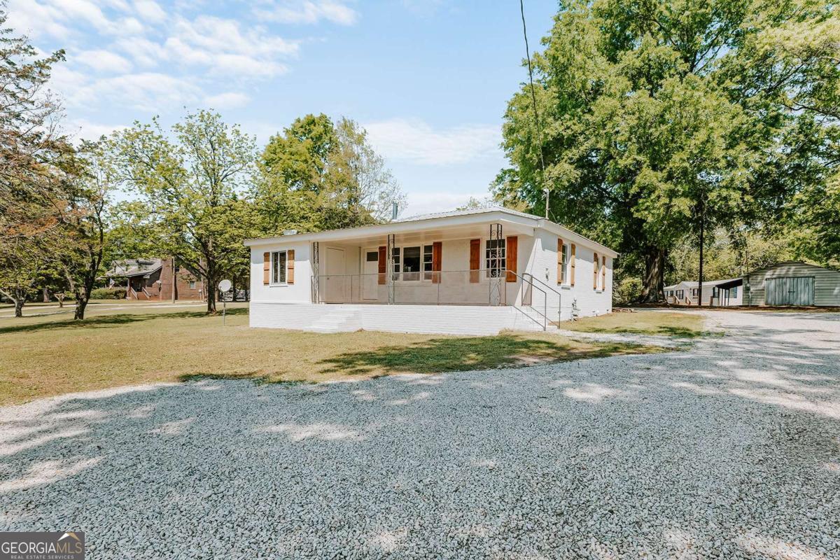 52 Clark Circle Lexington GA 30648