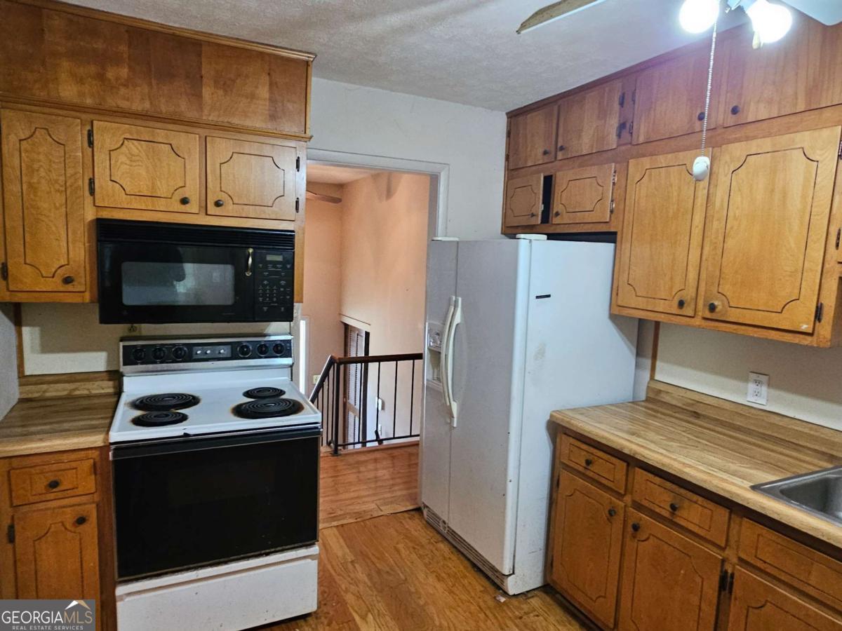2560 Kennesaw Drive NW Kennesaw GA 30152