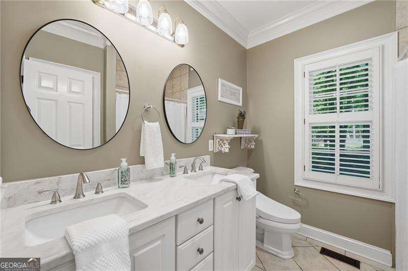 153 York Place Calhoun GA 30701