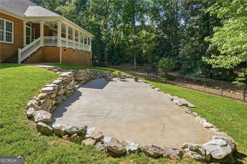 153 York Place Calhoun GA 30701