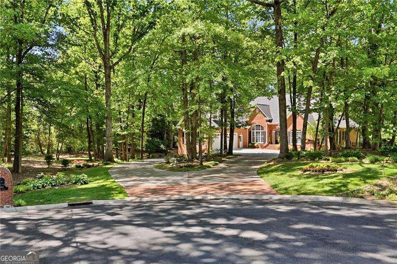153 York Place Calhoun GA 30701