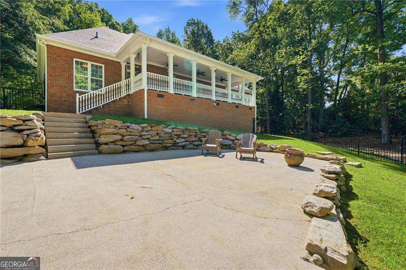 153 York Place Calhoun GA 30701