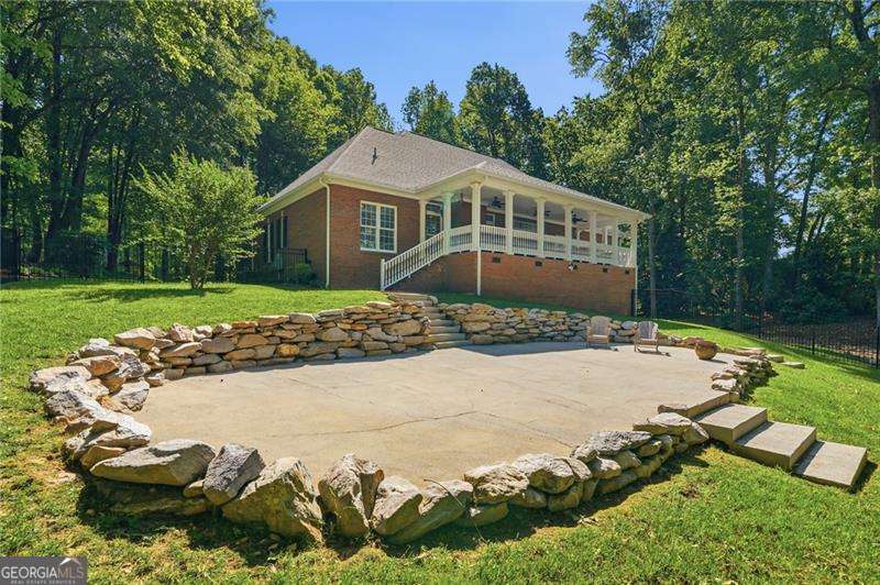 153 York Place Calhoun GA 30701