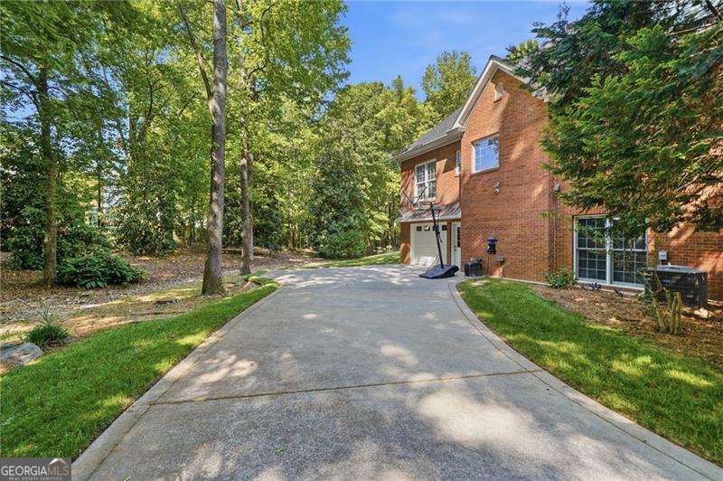 153 York Place Calhoun GA 30701