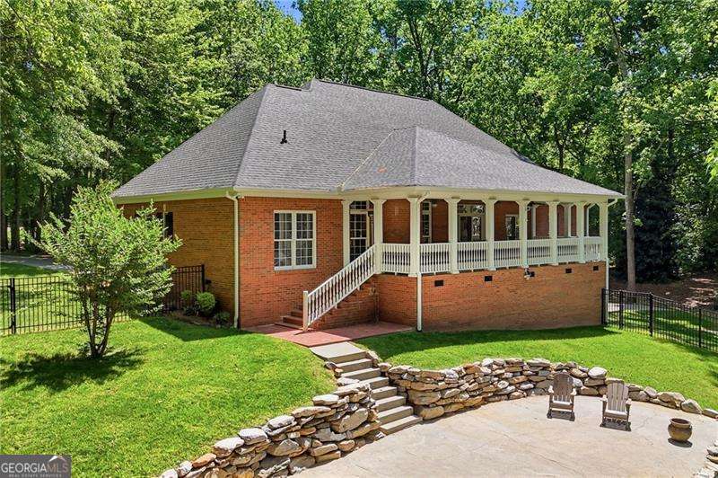 153 York Place Calhoun GA 30701