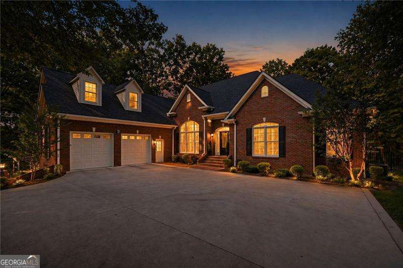153 York Place Calhoun GA 30701