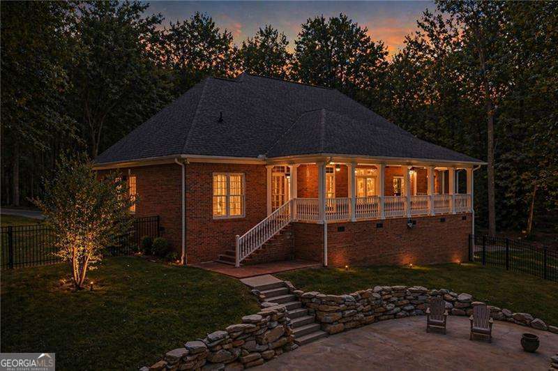 153 York Place Calhoun GA 30701