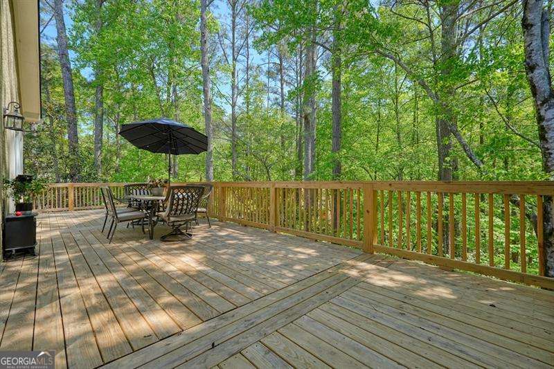716 Whisper Wind Court Woodstock GA 30189
