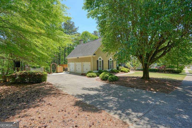 716 Whisper Wind Court Woodstock GA 30189