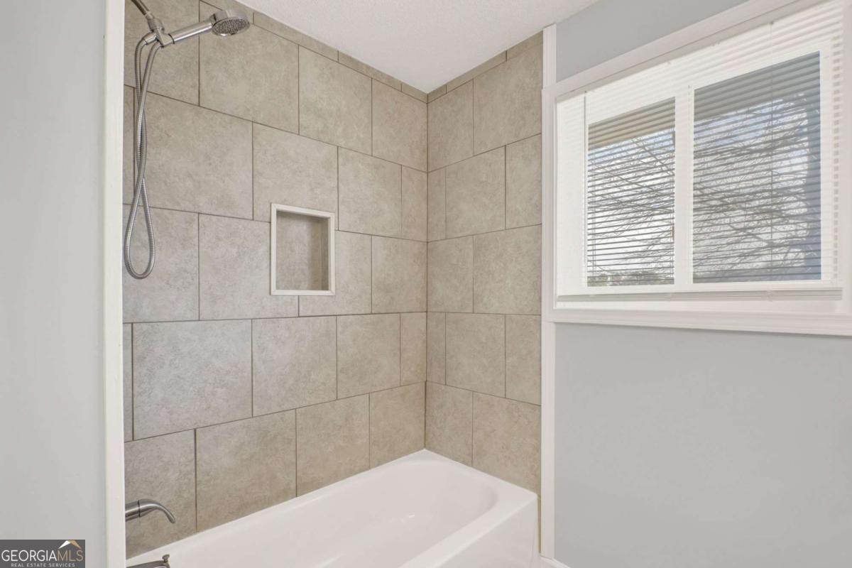 5 Greenbriar Avenue Cartersville GA 30120
