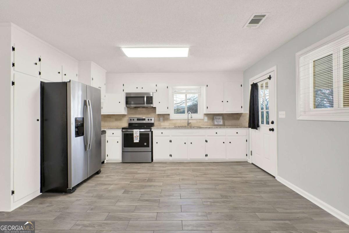 5 Greenbriar Avenue Cartersville GA 30120