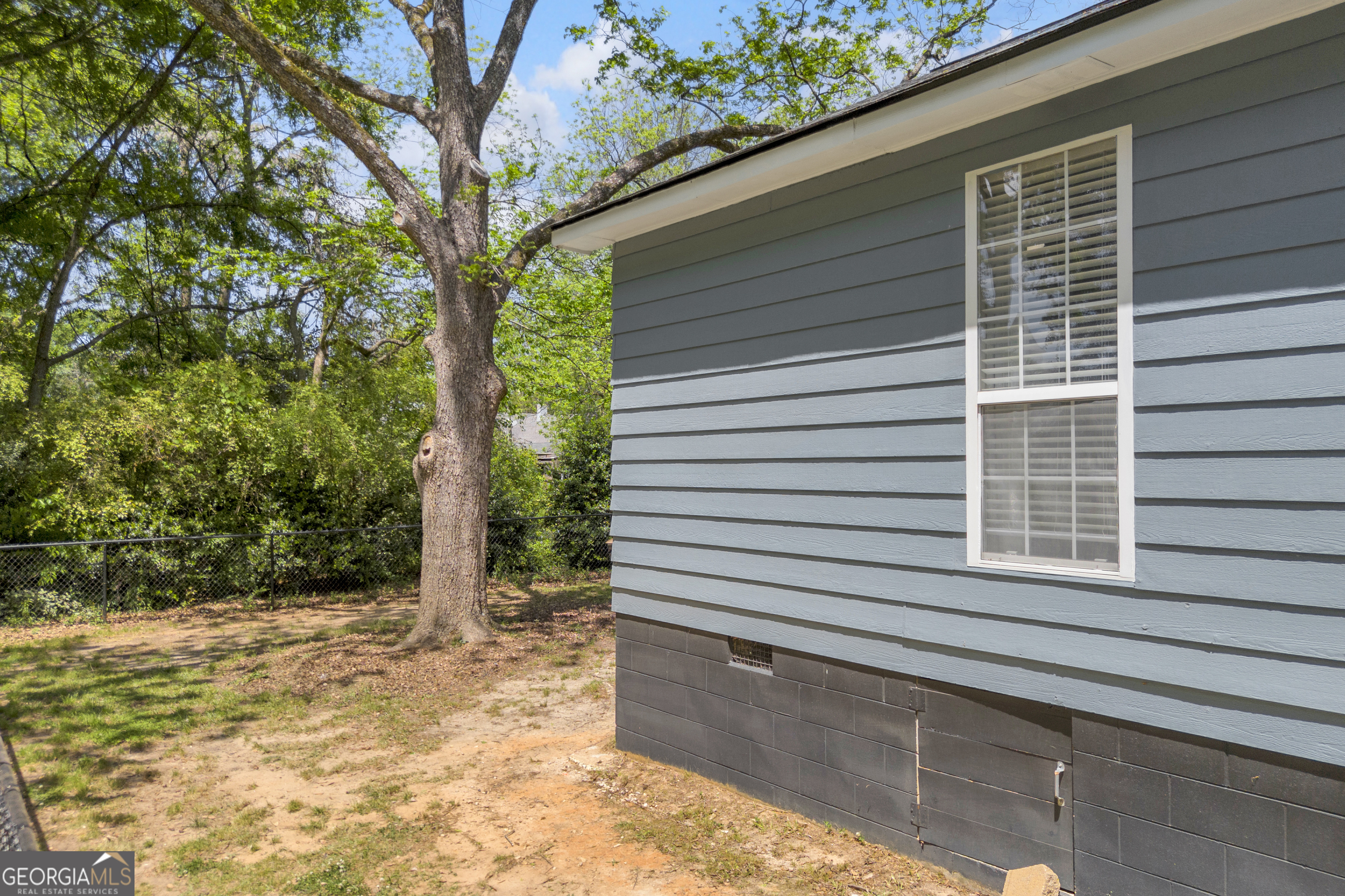 391 Cemetery Street Shady Dale GA 31085