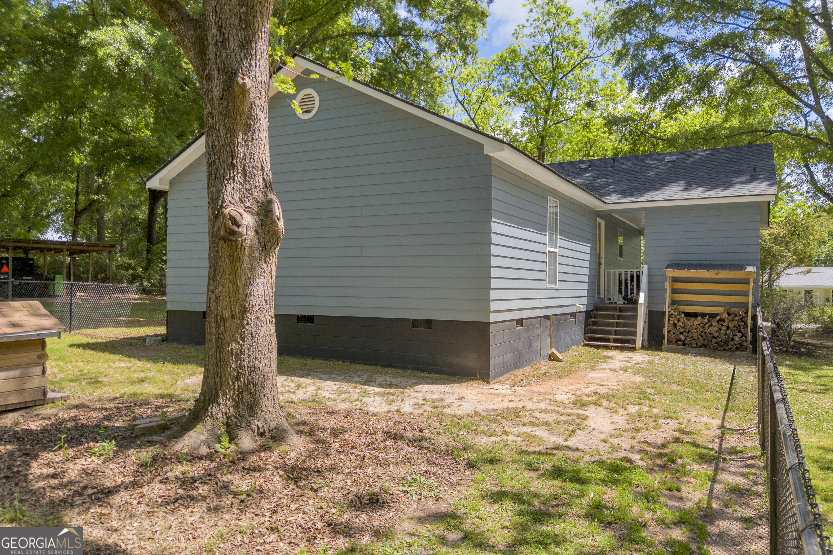 391 Cemetery Street Shady Dale GA 31085