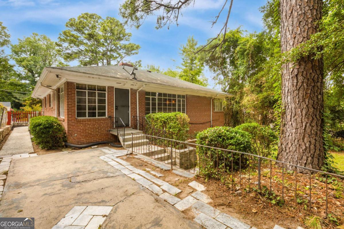 245 Richardson Road NW Atlanta GA 30314