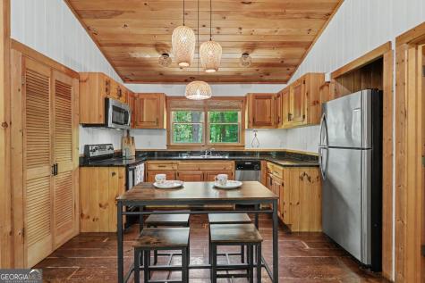 220A Brookwood Lane Clarkesville GA 30523