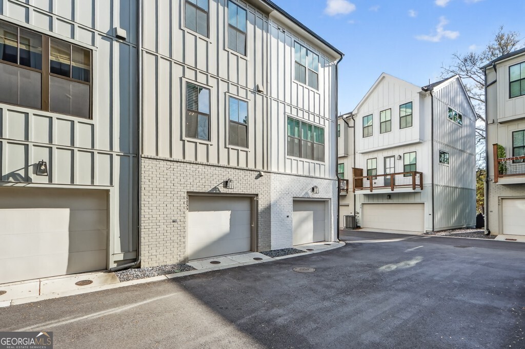 4455 Dandelion Lane Atlanta GA 30342