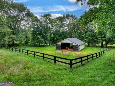 2086 Burnt Mountain Road Ellijay GA 30536