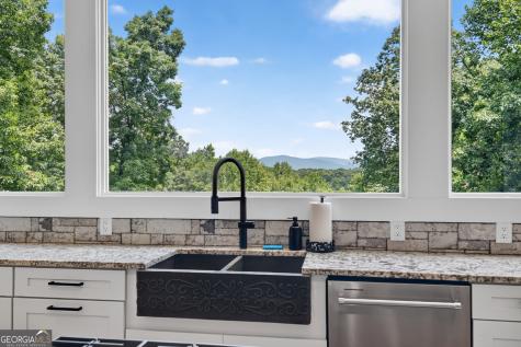 2086 Burnt Mountain Road Ellijay GA 30536