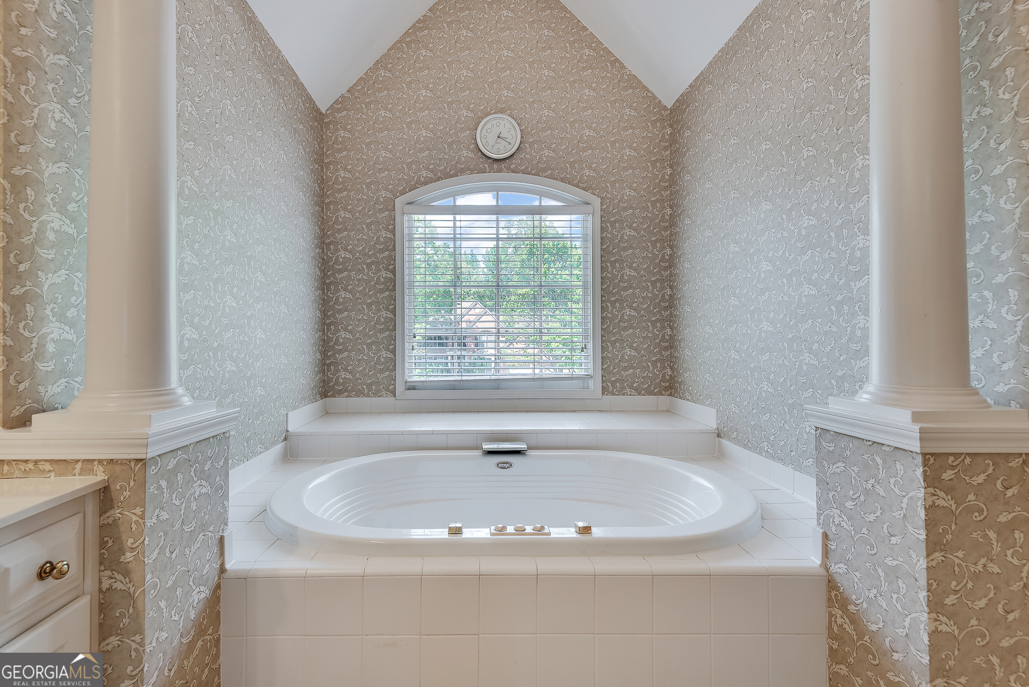 4214 Balmoral Glen Drive Berkeley Lake GA 30092