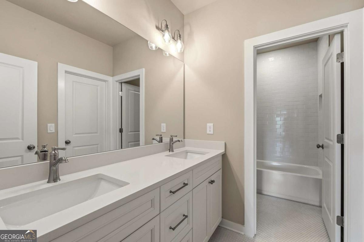1033 Crossroad Trail Milton GA 30004