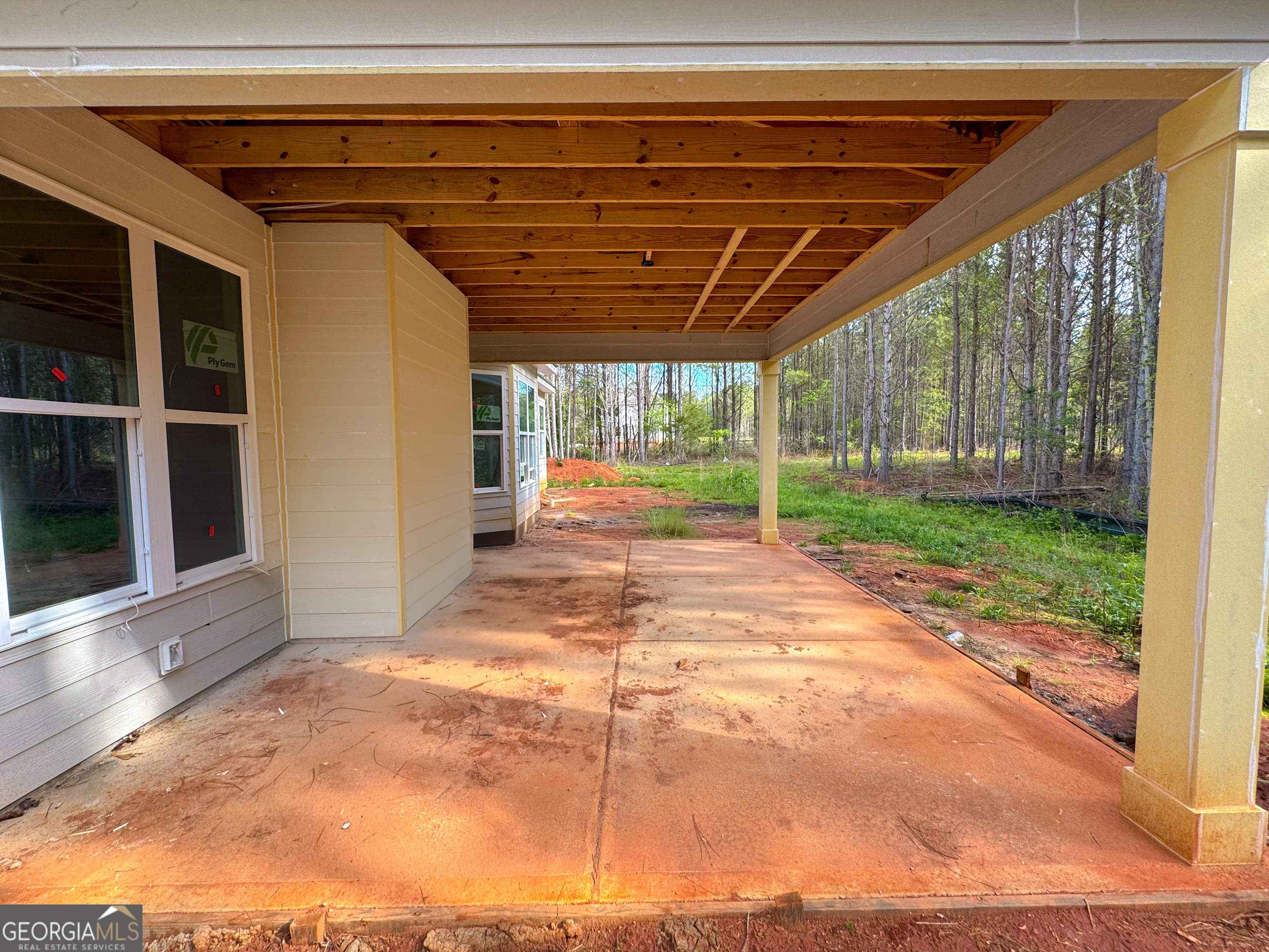 65 Commanche Circle Williamson GA 30292