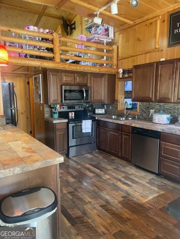 8 Cindy Parkway Cleveland GA 30528