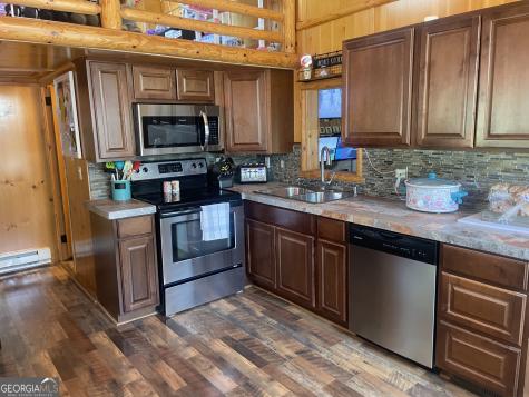 8 Cindy Parkway Cleveland GA 30528