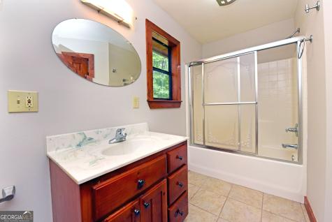 3857 Gumlog Road Young Harris GA 30582