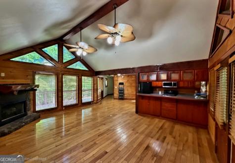 3857 Gumlog Road Young Harris GA 30582