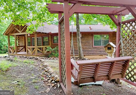 3857 Gumlog Road Young Harris GA 30582