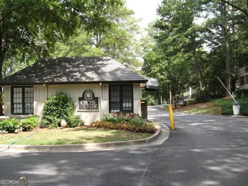 28 Glenald Way NW Atlanta GA 30327