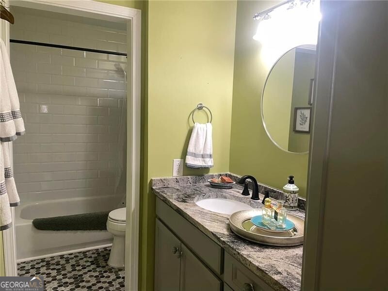 28 Glenald Way NW Atlanta GA 30327